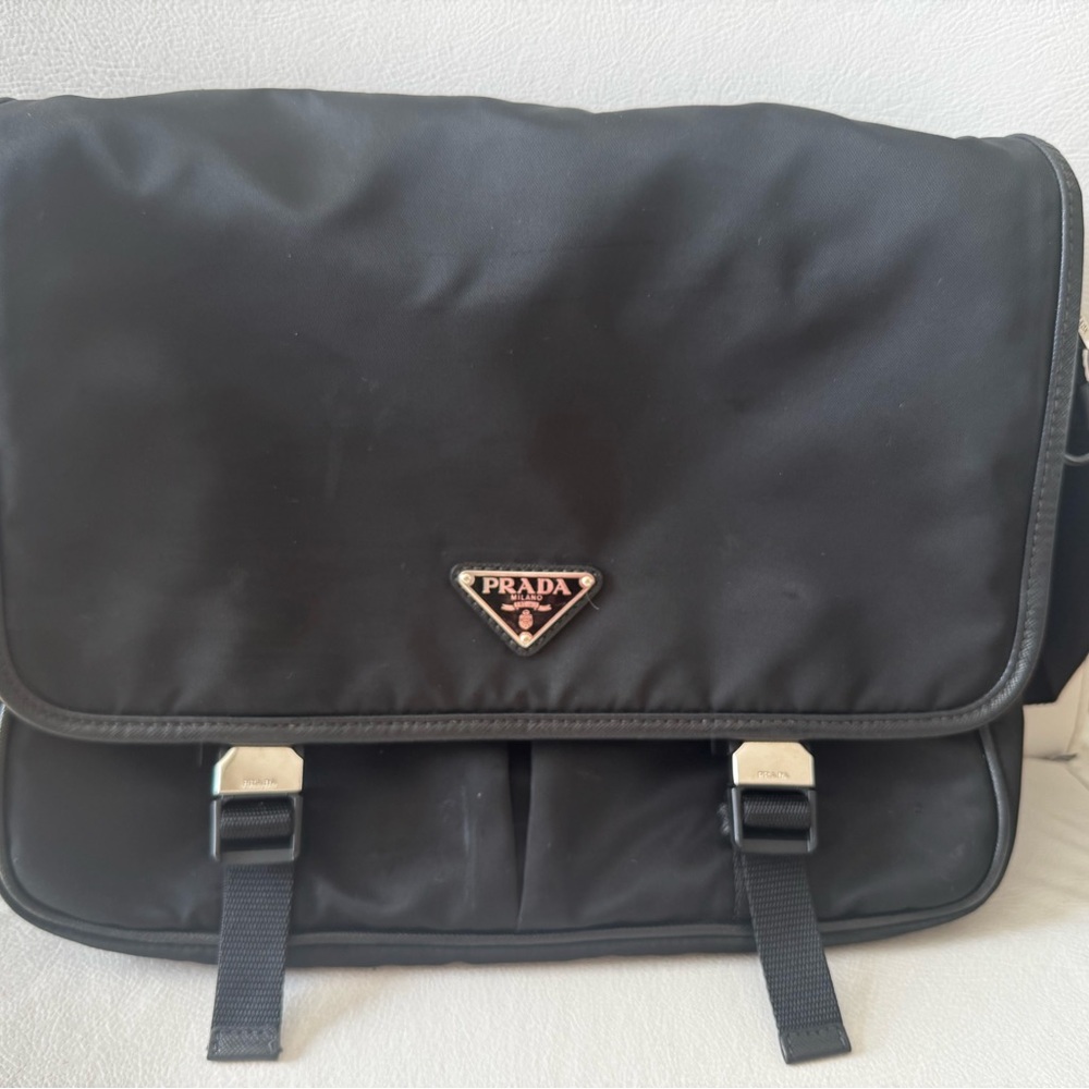 Prada Black Men's Messenger Bag -  Excellent condition, used very little times,